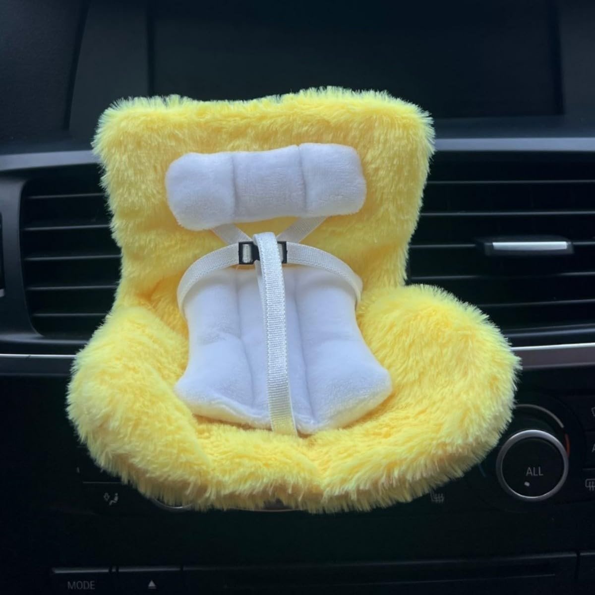 Almofada de Assento Labubu Carro: Conforto e Estilo para Fãs (Amarelo)