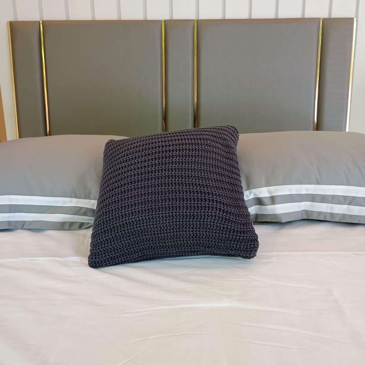 Cabeceira Estofada Antialérgica Modular com Fixação Adesiva – Modernize seu Quarto com Facilidade