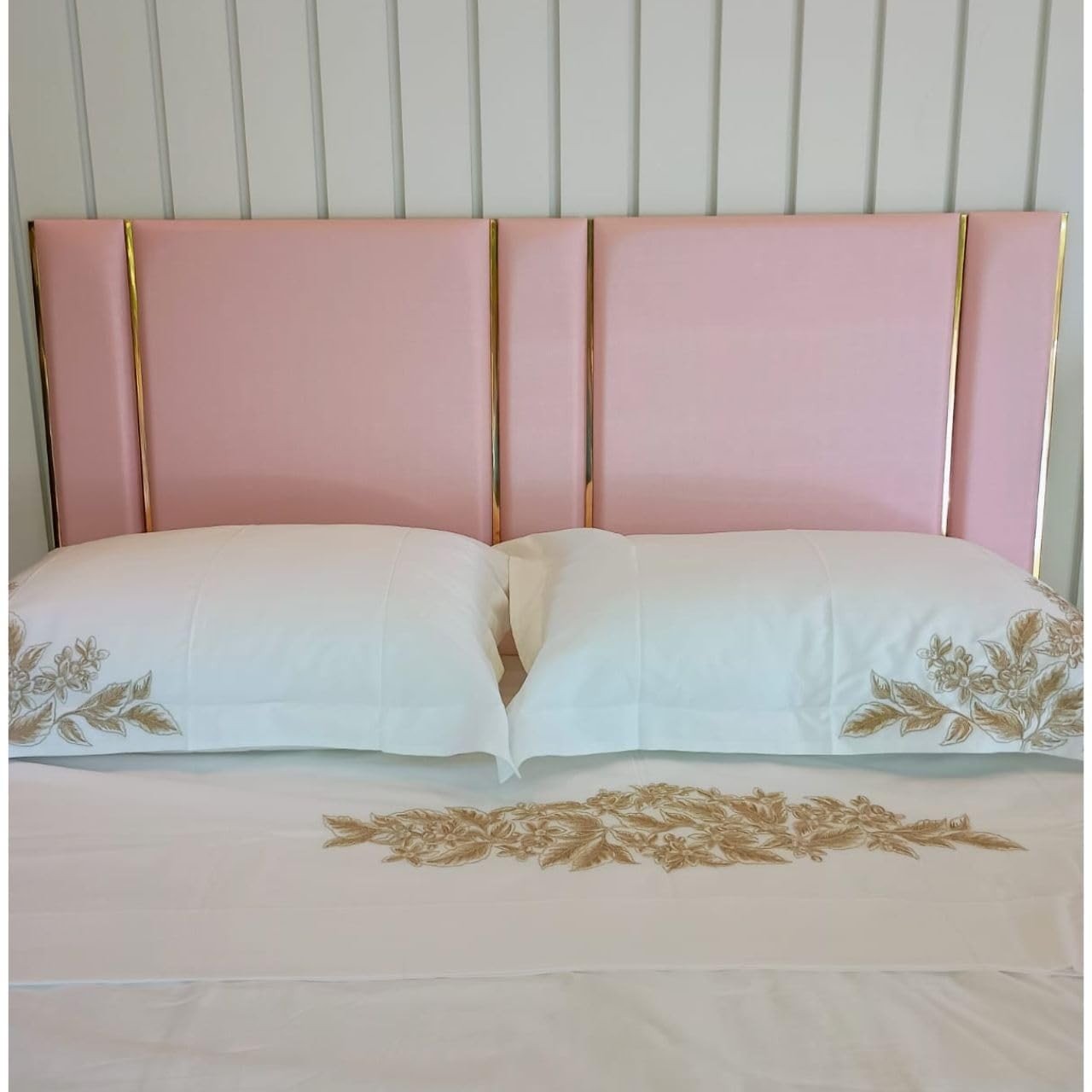 Cabeceira Estofada Antialérgica Adesiva Módulo Único Rosa para Cama Queen 1,60m