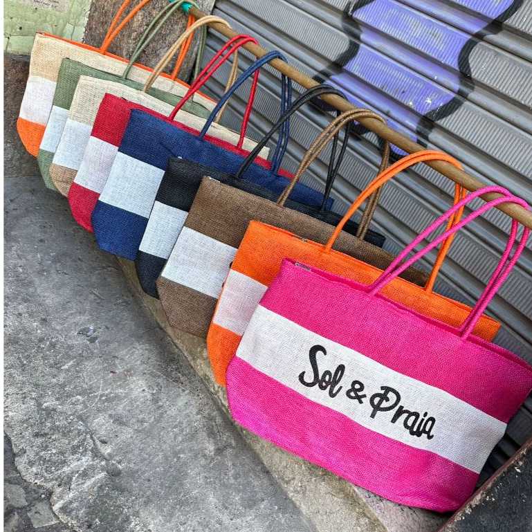 Bolsa de Praia Verão: Estilo e Espaço!