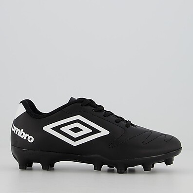 Chuteira Umbro Class 2.2: Domine o Campo!