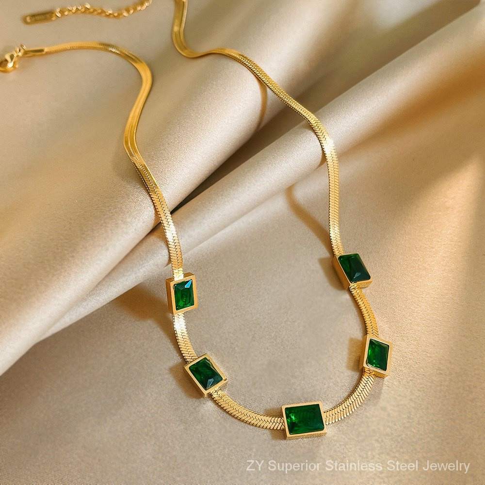Colar de Corrente de Clavícula Feminino em Aço de Titânio Verde – Estilo Versátil e Moderno
