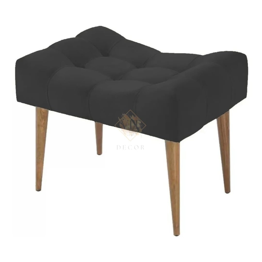 Puff Banco Estofado Capitonê Luxuoso com Pés de Madeira - Assento Decorativo Versátil para Sala, Quarto e Hall