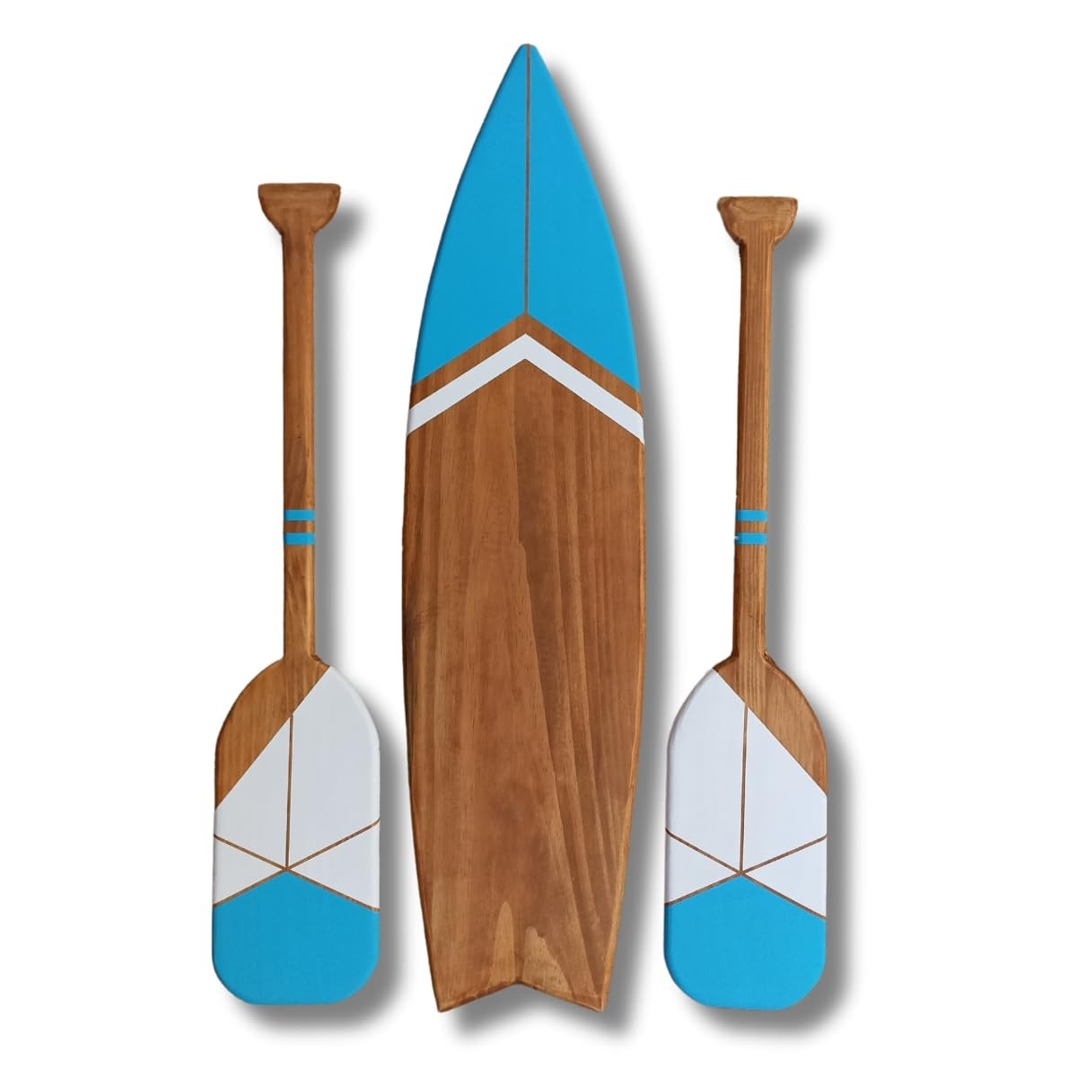 Kit Decoração Náutica Artesanal | 2 Remos e 1 Prancha em Madeira com Design Tribal Azul Celeste