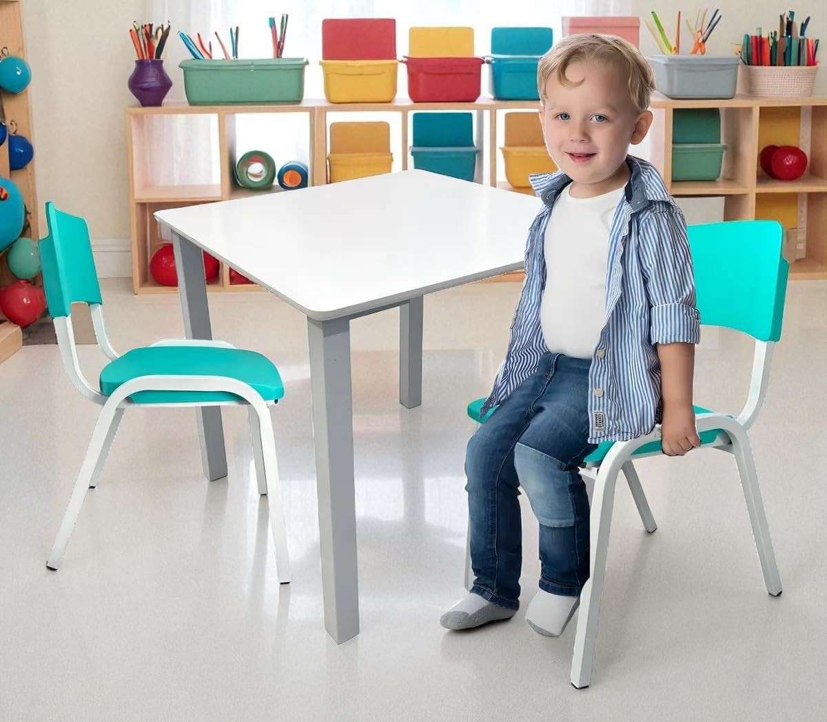 Conjunto Mesa e 2 Cadeiras Infantil Verde Água - Ideal para Brinquedotecas e Escolas
