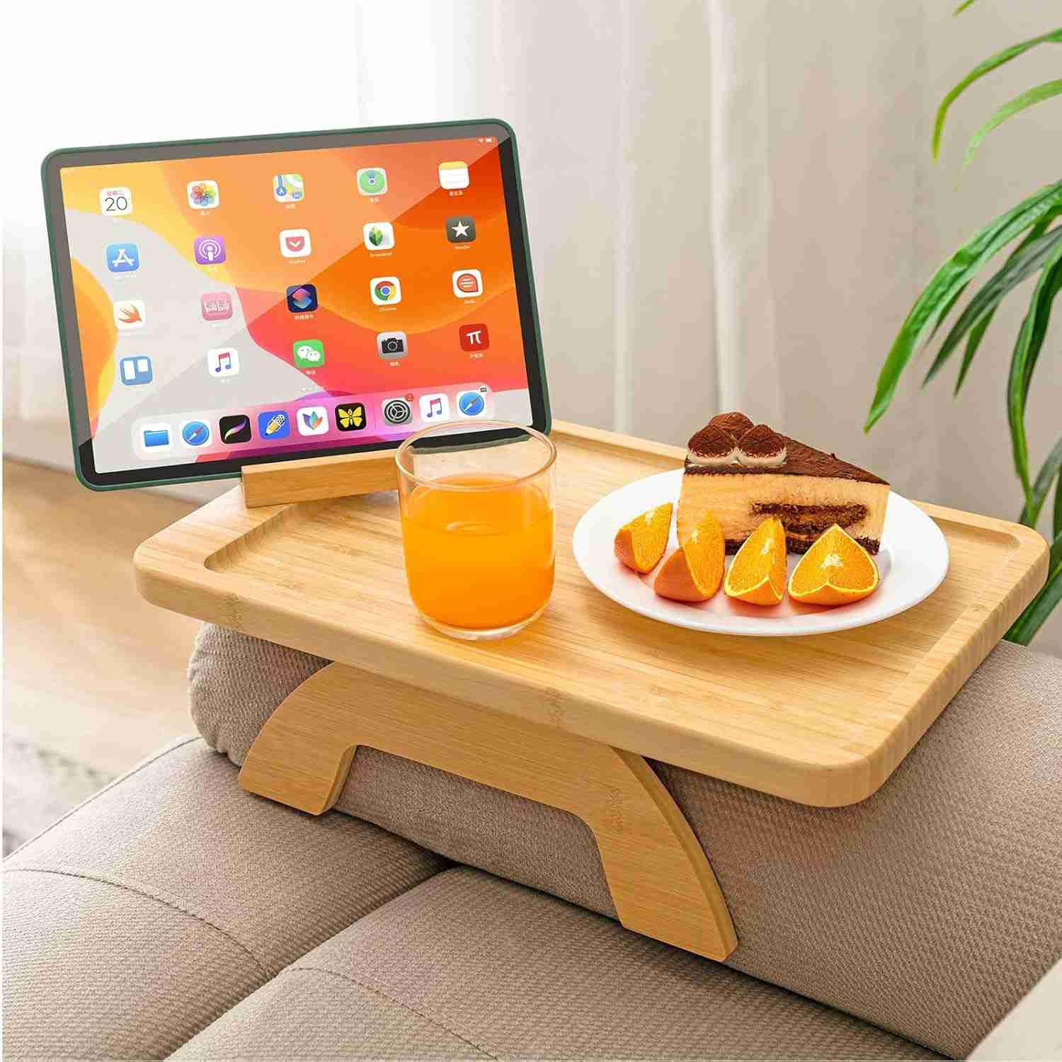Bandeja para Braço de Sofá com Suporte 360° - Mesa Dobrável em Bambu com Clipe e Porta-Telefone