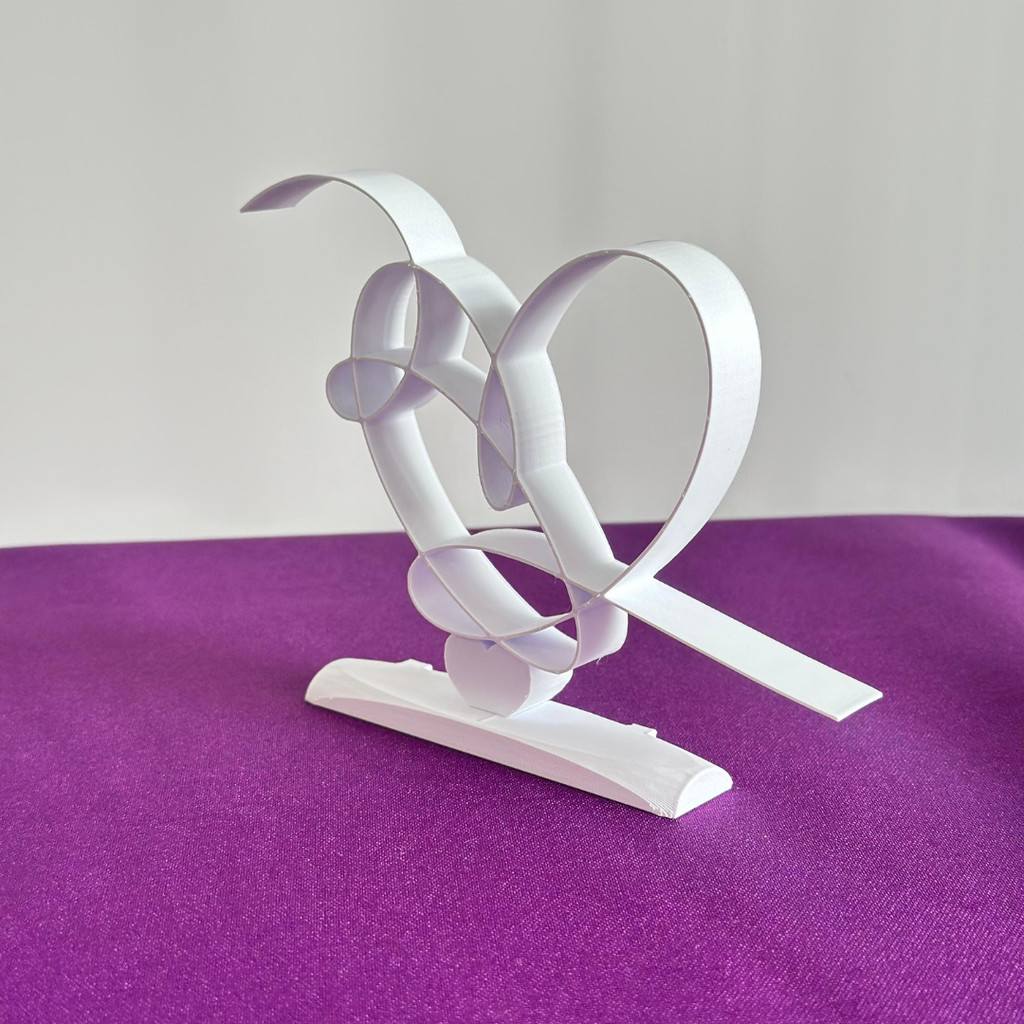 Escultura BTS Love Yourself 3D: Arte do Amor-Próprio em 14cm