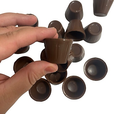 Copinhos de Chocolate Recheáveis: Elegância para sua Festa!