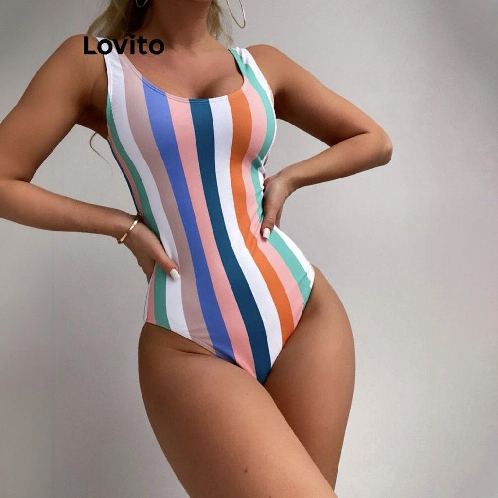 Macacão Listrado Lovito: Sexy e Moderno