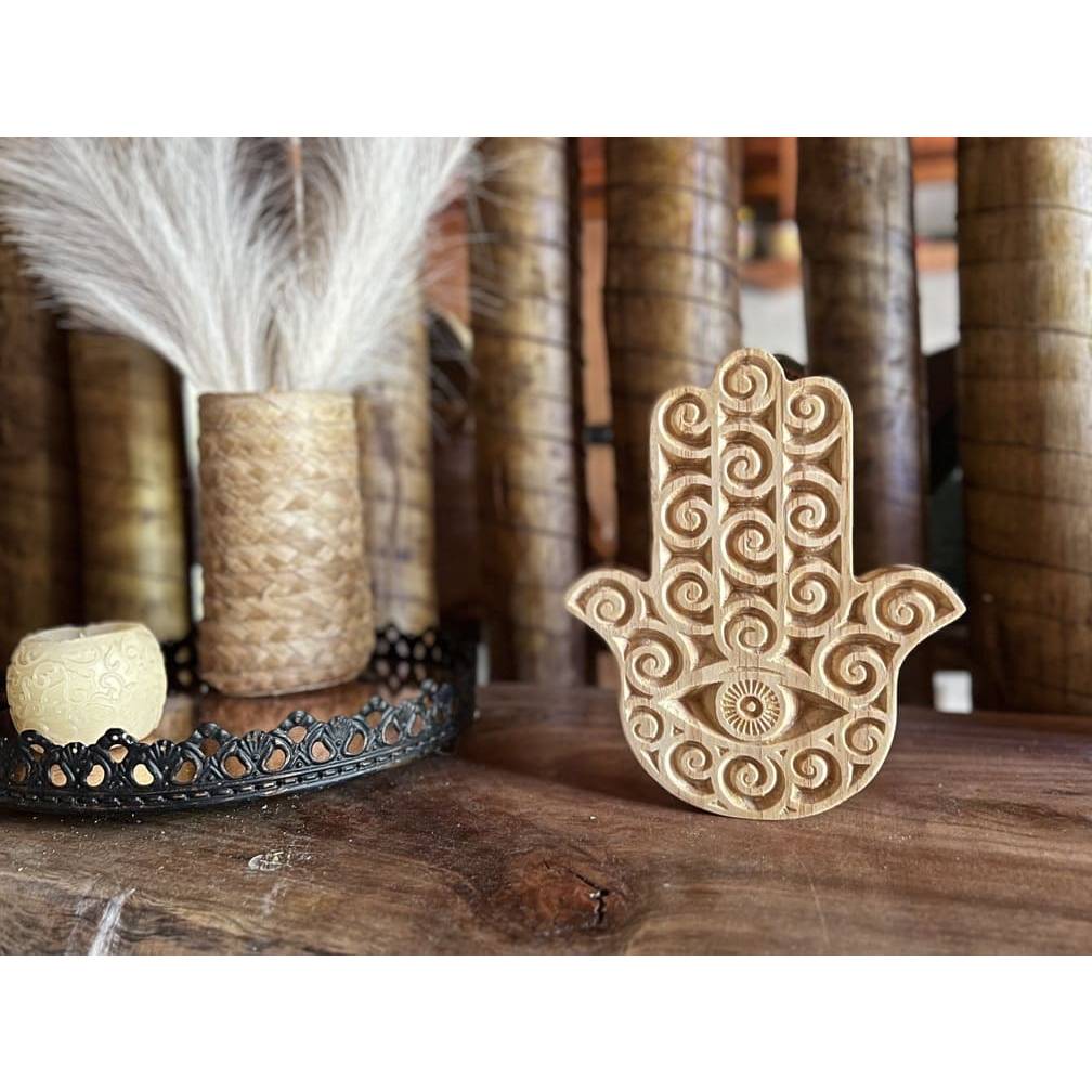 Mão Hamsa de Madeira: Proteção e Estilo para Sua Casa
