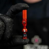 Válvulas Muc-Off Big Bore Híbridas Iridescentes 35mm: Fluxo de Ar Revolucionário para Sua Bike Tubeless - imagem 4