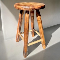 Banquinho de Madeira Maciça 50cm - Banqueta Resistente e Estilosa para Ambientes Modernos - imagem 1