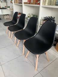 Conjunto de Jantar Mesa Eiffel Redonda com 4 Cadeiras Charles Eames - Design Moderno e Conforto - imagem 3