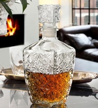 Garrafa Licoreira de Vidro Lapidada Premium - Ideal para Whisky, Licor e Decoração Elegante - imagem 2