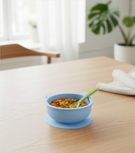 Bowl em Silicone com Ventosa Antiderrapante - Seguro, Divertido e Prático para Bebês (Azul) - imagem 5
