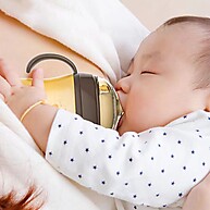 Garrafa Bebê Nano Prata: 150ml/250ml com Alça - imagem 1