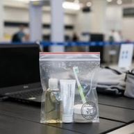 Saco Zip Lock 20x20 Oficial ANAC - 10 Unidades para Viagens Aéreas Internacionais com 1L de Capacidade - imagem 1
