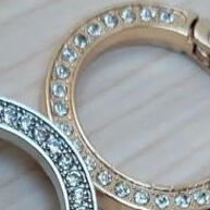 Argolas de Luxo com Strass: Kit 2 Peças - imagem 1