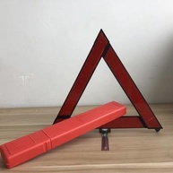Triângulo de Segurança Sinalizador de Emergência Automotivo Karbox 29x29cm - Essencial para Trânsito e Estrada - imagem 4