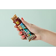 Banana Brasil Barra De Castanhas Amendoim E Coco Com Cobertura De Chocolate Com 12 Unidades De 25G - imagem 2