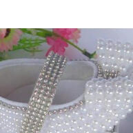 Kit Sapatinho de Pérolas Bebê com Tiara para Batizado - imagem 1