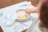 Tigela com Sucção e Tampa em Silicone Panda - Segura e Divertida para Bebês - imagem 2