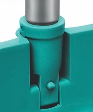 Pá de Lixo com Cabo Longo - Bettanin Cor Tiffany | Borracha Flexível e Design Inovador - imagem 5