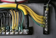Blue Sea Systems Mini-BUSBAR 100A: Distribuição de Energia Confiável e Organizada - imagem 4