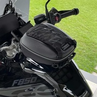 Mochila de Tanque Racing para BMW R1300GS, R1250GS, S1000XR e mais | Armazenamento Seguro e Acesso Rápido - imagem 3