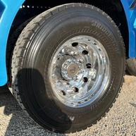 Roda de Alumínio BZ 295½ para Caminhões e Ônibus: Alto Brilho e Performance Superior - imagem 4