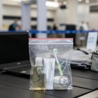 Saco Zip Lock 20x20 Oficial ANAC - 10 Unidades para Viagens Aéreas Internacionais com 1L de Capacidade - imagem 2