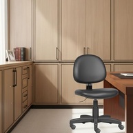 Cadeira Executiva Courvin Preto - Design Ergonômico Sem Braço com Altura Ajustável e Rodízios Antirriscos - imagem 3