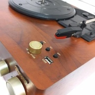 Vitrola Raveo Studio Maple: Som Clássico com Tecnologia Bluetooth e USB - imagem 4