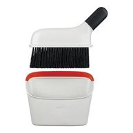 Conjunto Compacto de Pá e Escova de Limpeza OXO Good Grips - Design Ergonômico e Armazenamento Inteligente - imagem 5
