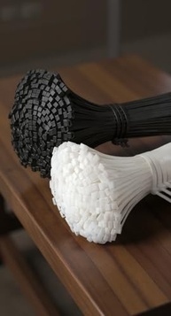 1000 Unidades Abraçadeira Nylon 30cm: Fixação Forte e Durável para Todos os Projetos - imagem 4