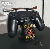 Suporte para Controle PS4 e PS5 God of War - Tema Épico com Machado Leviathan - Cor Preta - imagem 3