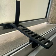 Kit 3 Travas para Janela Basculante Ajustável com Haste Reforçada - Segurança e Conforto no Banheiro - imagem 2