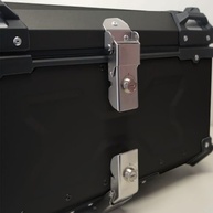 Bauleto Moto Traseiro 45L Tronos Preto: Segurança e Estilo Universal Anti-Roubo - imagem 4