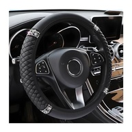 Capa de Volante Brilhante com Strass e Couro Macio - Elegância e Conforto para Seu Carro - imagem 2