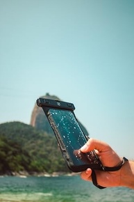 Capa Gshield Universal à Prova d'Água: Segurança Total para seu Celular em Qualquer Aventura Aquática! - imagem 3