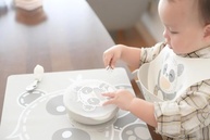Tigela com Sucção e Tampa em Silicone Panda - Segura e Divertida para Bebês - imagem 3
