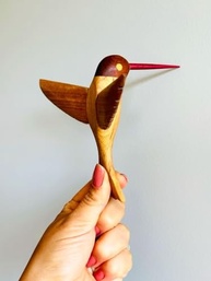 Beija-flor em Madeira para Parede - Escultura Artesanal de Decoração Elegante - imagem 3