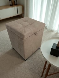 Puff Baú Siena 36x36x47 cm em Suede Bege - Assento Estofado com Espaço de Armazenamento - imagem 3