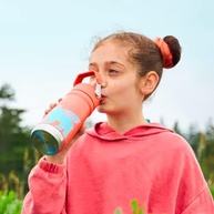 Garrafa Stanley IceFlow Flip Straw 500ml - Isolada, à Prova de Vazamento, para Crianças - Sabor Grapefruit - imagem 3
