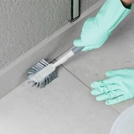 Escova de Limpeza Multiuso Bege - Flow com Cerdas Macias e Raspador Integrado - imagem 5
