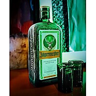Jagermeister 700ml: O Aperitivo Herbal Secreto - imagem 1