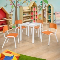 Conjunto Mesa Infantil com 4 Cadeiras Laranja - Ideal para Creches, Escolas e Atividades Recreativas - imagem 2