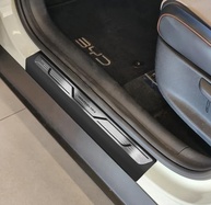 Soleiras Aço Inox BYD Dolphin Mini: Proteção Premium com Vinil Adesivo Protetor (Preto Inox Escovado) - imagem 3