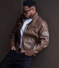 FTIMILD Jaqueta masculina de couro com capuz removível à prova d'água, jaqueta bomber com vários bolsos - imagem 3
