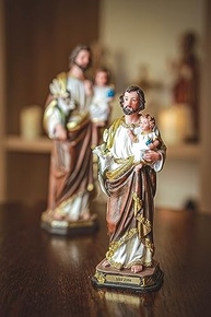Imagem de São José em Resina 20cm - Decoração Religiosa Importada com Detalhes Exclusivos - imagem 3